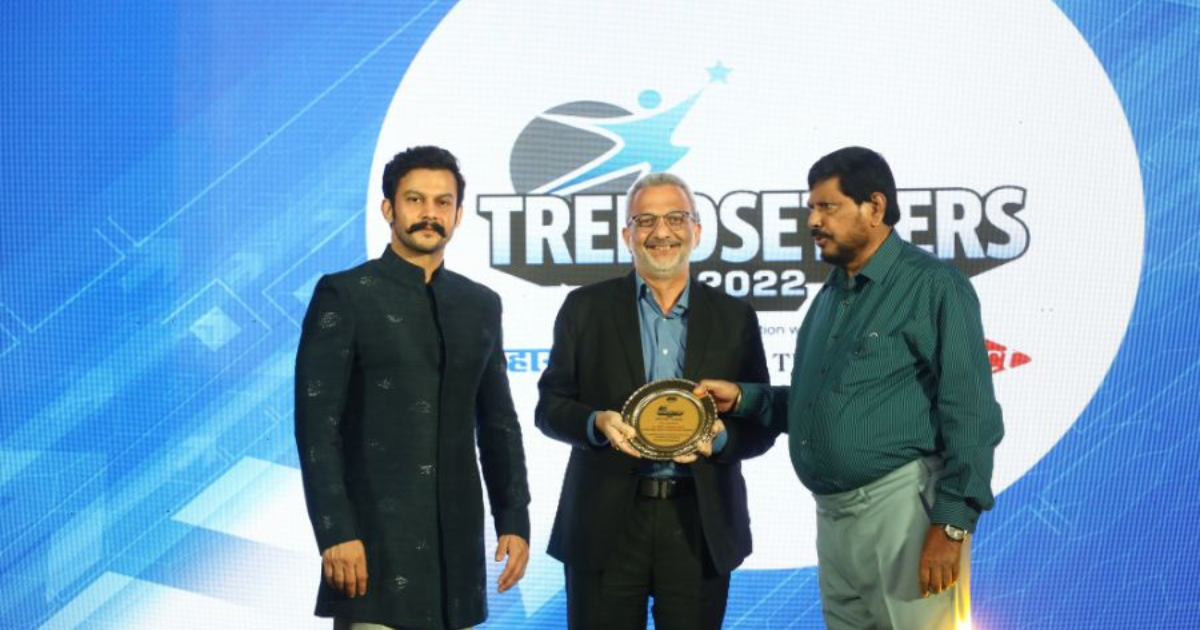 Vishwakarma Institutes & University CEO Bipin Sule felicitated as Trendsetters 2022 by Maharashtra Times